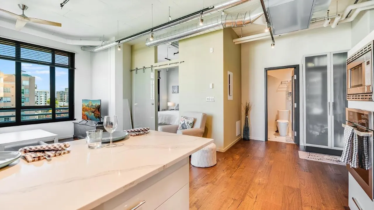 Urban City Living At The Jukebox Victoria Apartment