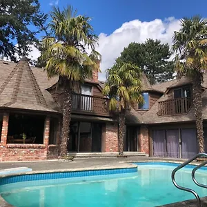  Gasthof Jason House - Immaculate In A Quiet Seaside Neighbourhood Near Uvic