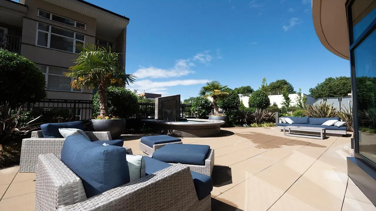 Urban City Living At The Jukebox Victoria Apartment